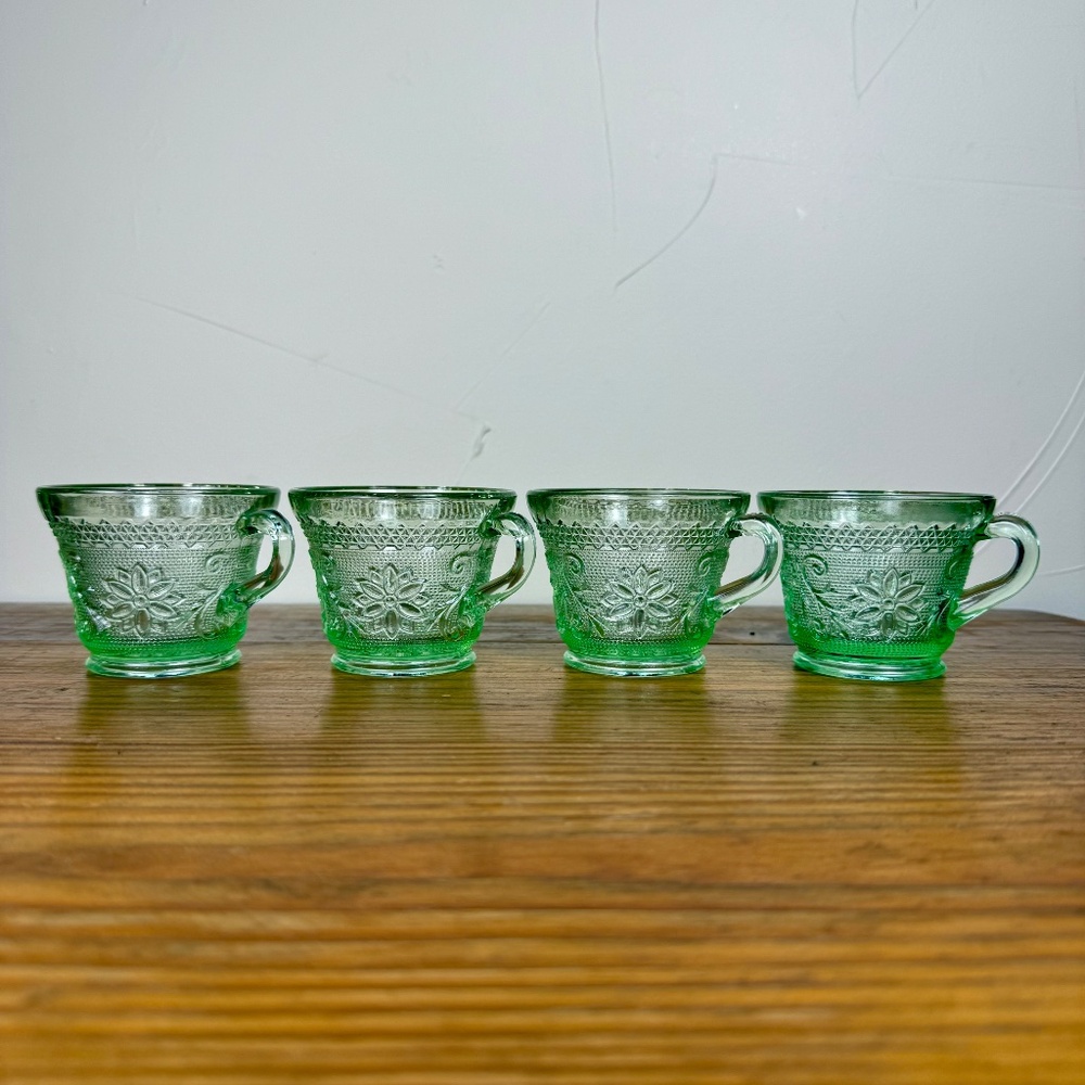 Vintage Indiana Glass Green Depression Cups | Sandwich Pattern | Set of 4 - Picture 11 of 16